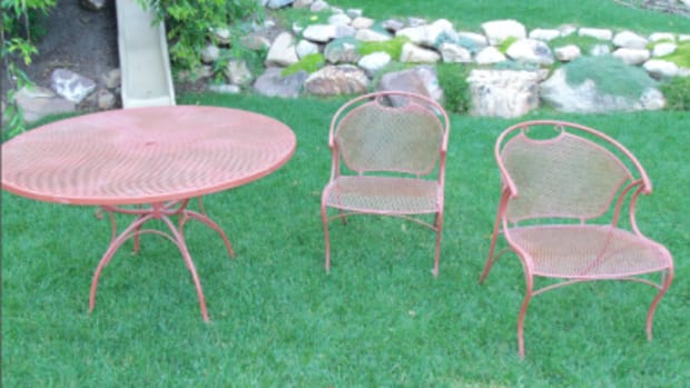 Spray Painting Wrought Iron Furniture, What Kind Of Paint For Wrought Iron Furniture