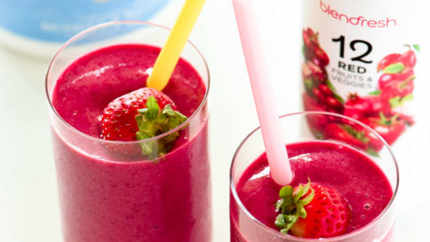 A super healthy smoothie with 36 viitamins, minerals, and amino acids + 17 fruits and veggies!