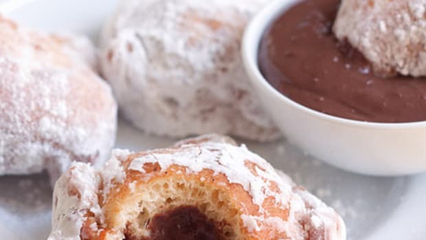 chocolate filled beignets