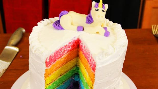 How To Make a Rainbow Cake www.TodaysMama.com
