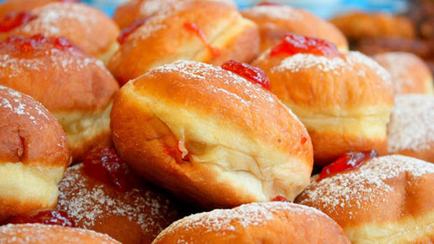 sufganiyot hanukkah jelly donuts