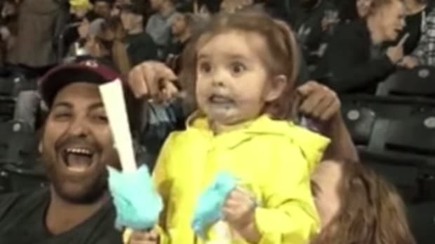 Girl Tasting Cotton Candy For The First Time Freaks Out!