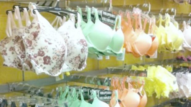 How to Avoid Bra Shopping Mistakes - Like Neon