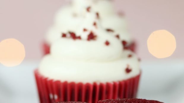 7 Stuffed Cupcake Recipes