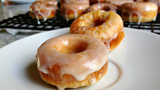 Delicious Apple Cider Donuts for Fall