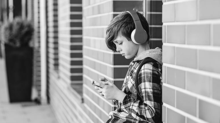 Here’s What Happened to My 13-Year-Old MINUTES After Signing Up for Instagram