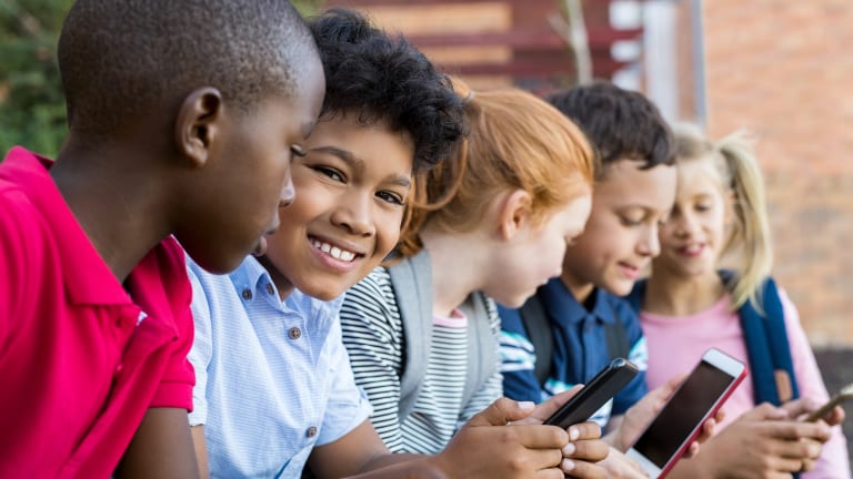 7 Reasons Middle Schoolers Don't Need Social Media (and 7 Ideas to Help!)