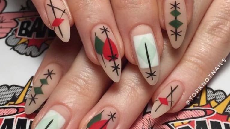31 Holiday Nail Designs Perfect For This Christmas
