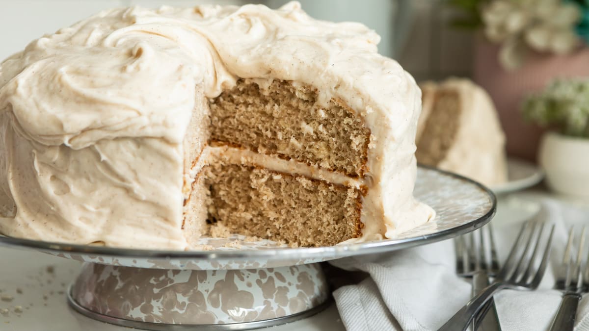 Snickerdoodle Cake with Cinnamon Cream Cheese Icing - TodaysMama - Today's Mama