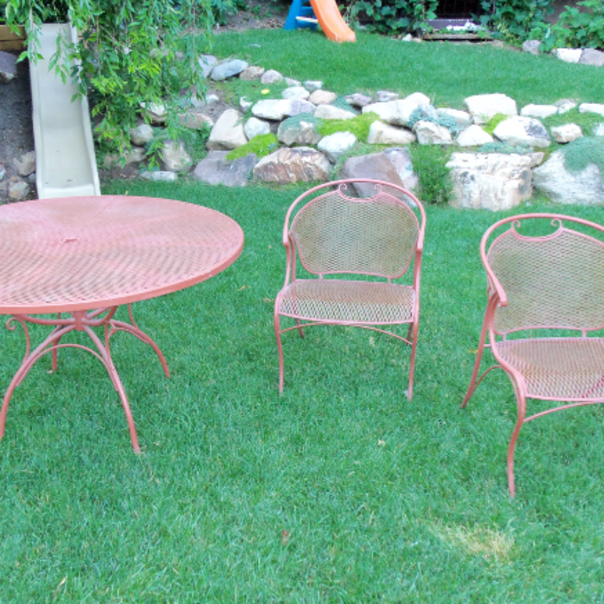Spray Painting Wrought Iron Furniture, What Is The Best Paint For Wrought Iron Furniture