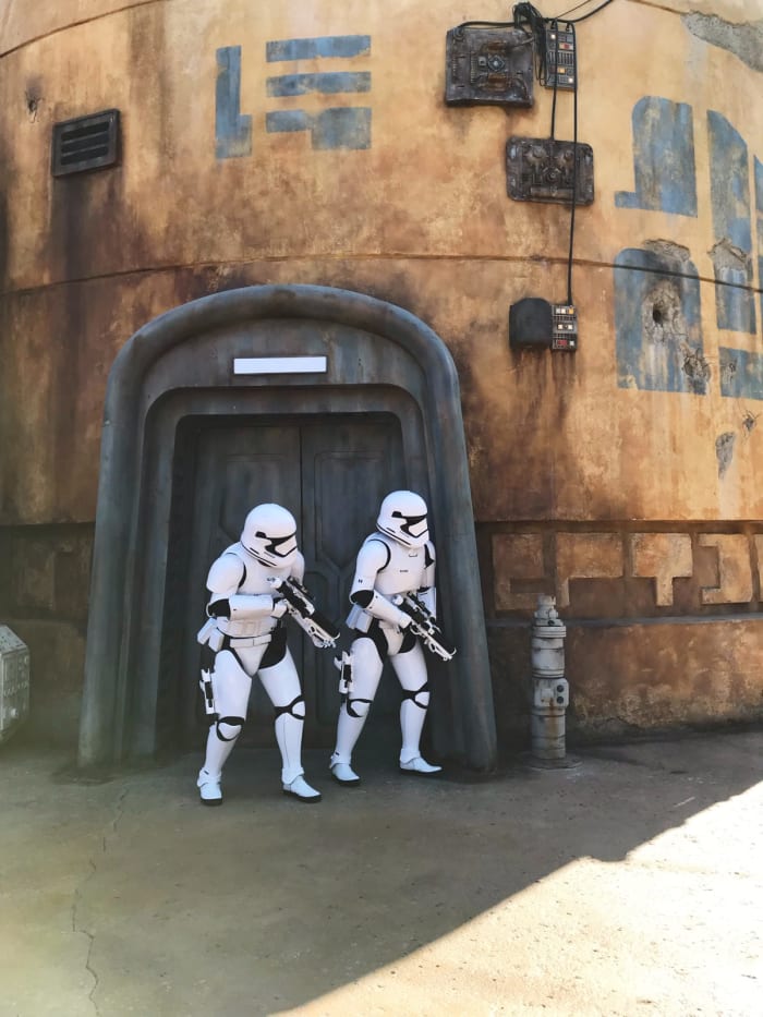 stormtroopers galaxy's edge