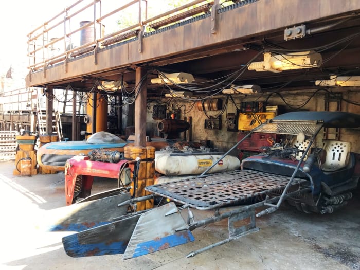 So many little spots full of treasures for the Star Wars fan. This "mechanic" was blasting Star Wars "rock music."
