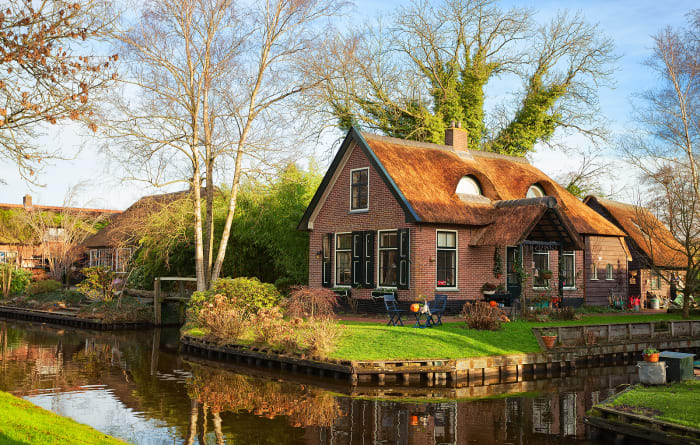 Giethoorn: This Village Without Roads is the Thing of My Daydreams ...