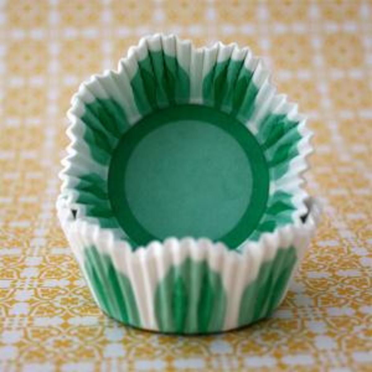 green-flower-cupcake-liner