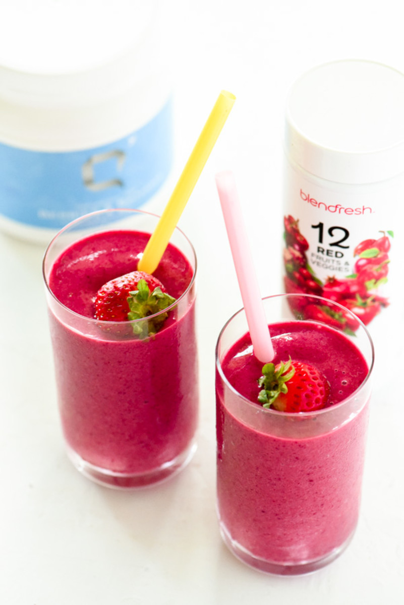 A super healthy smoothie with 36 viitamins, minerals, and amino acids + 17 fruits and veggies!