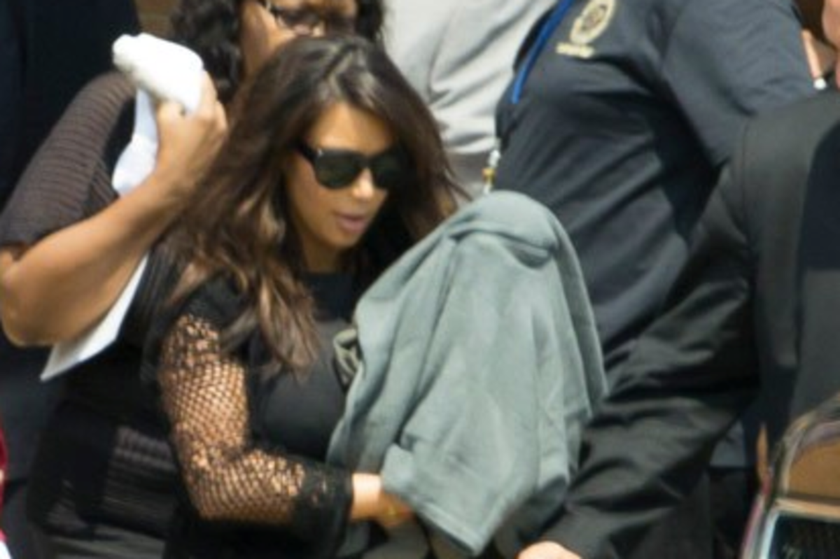 kim kardashian attends funeral