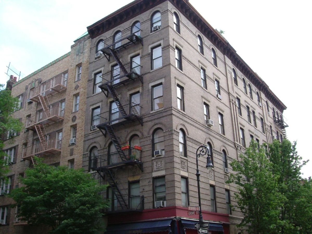 F.R.I.E.N.D.S. apartment in New York (Flickr: Rob Young)