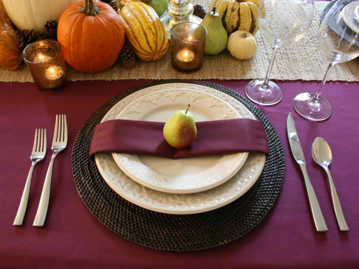 Pear Thanksgiving Setting