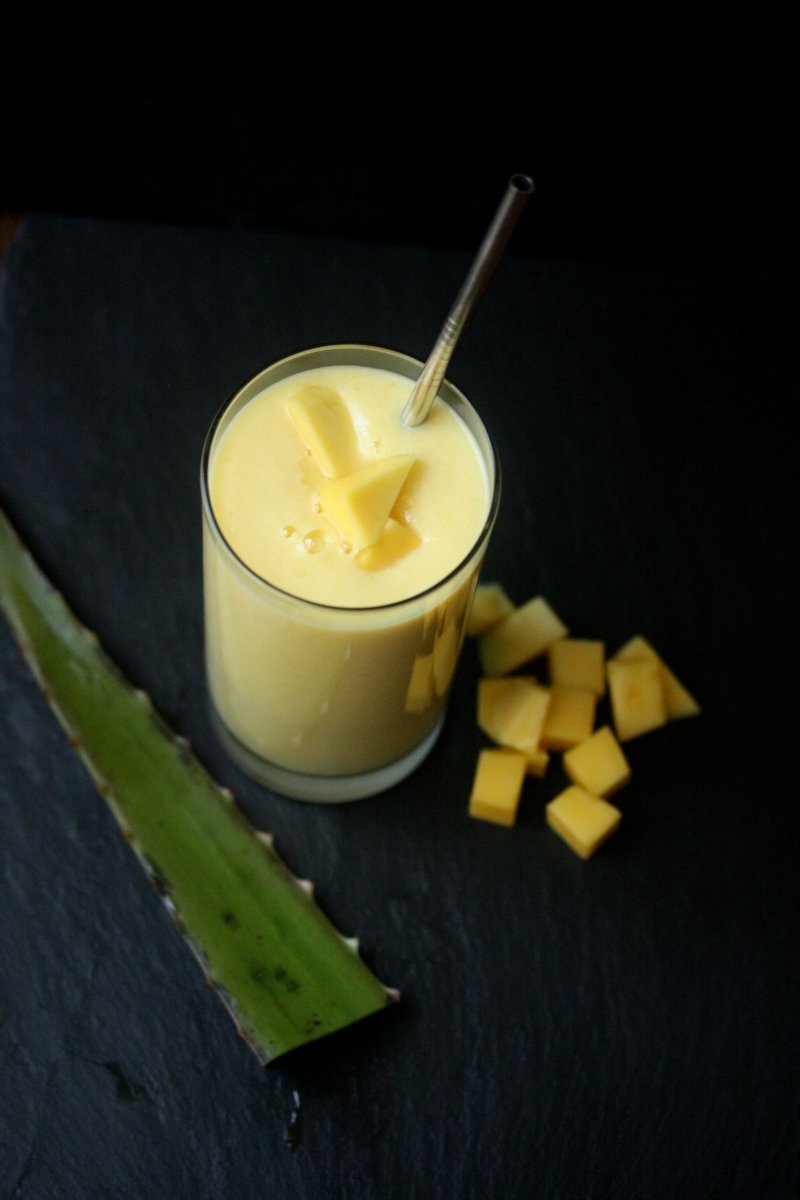 Mango Somothie With Coconut Oil and Kefir