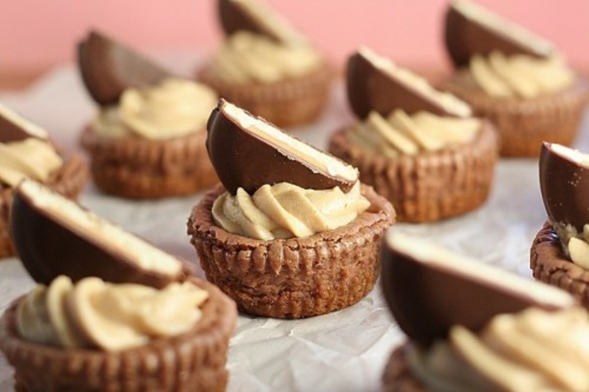 Chocolate Peanut Butter Tag-A-Dos Cheesecake