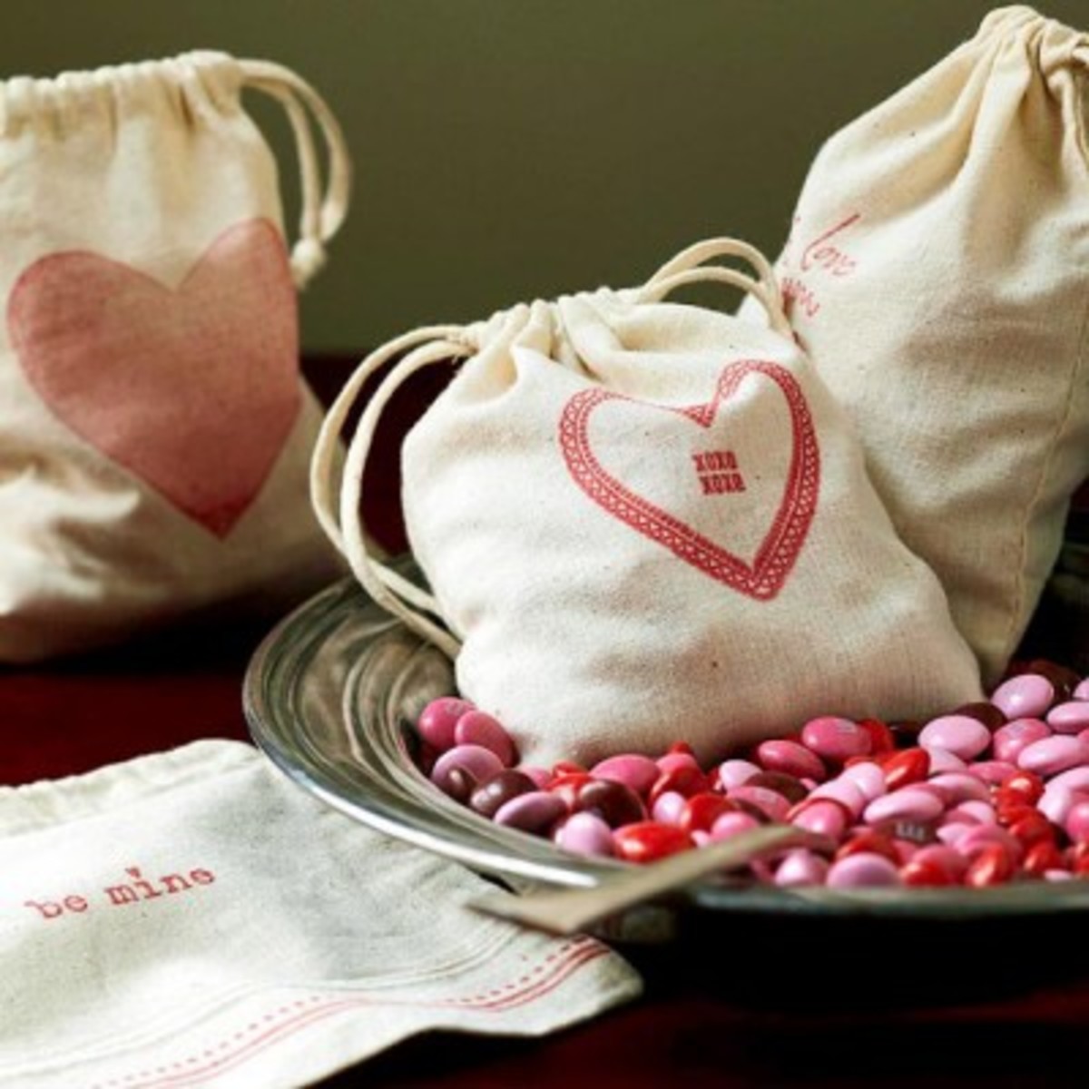 Valentine-Craft-Stamped-Muslin-Bags-400x400