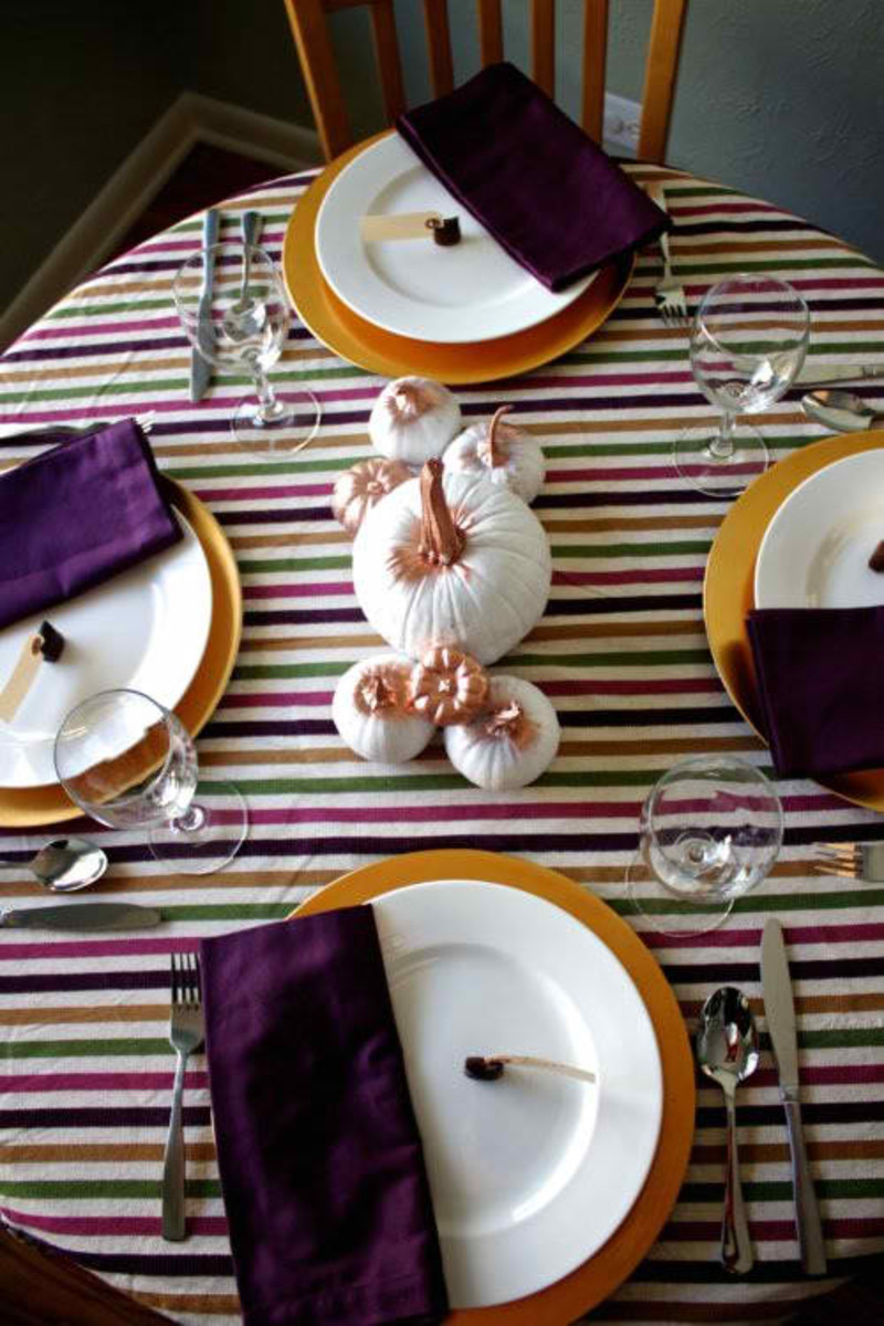 simple thanksgiving table