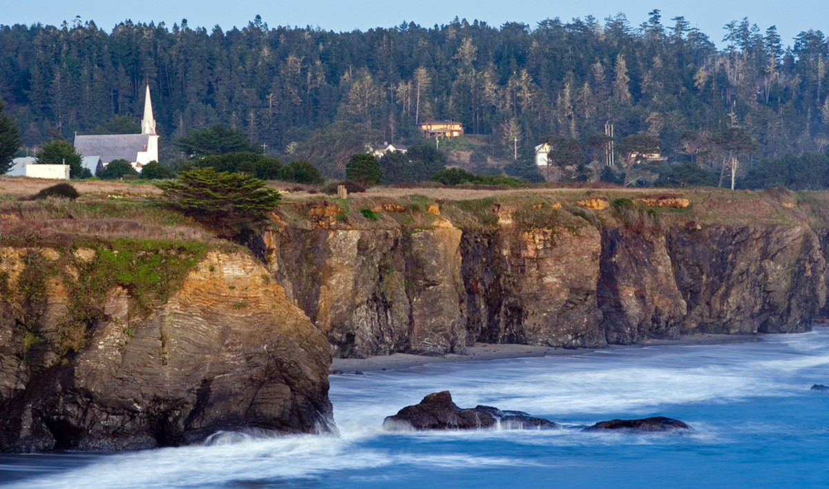 Mendocino coast at sunset, one of California's most picturesque towns (Flickr: Nelson Minar)