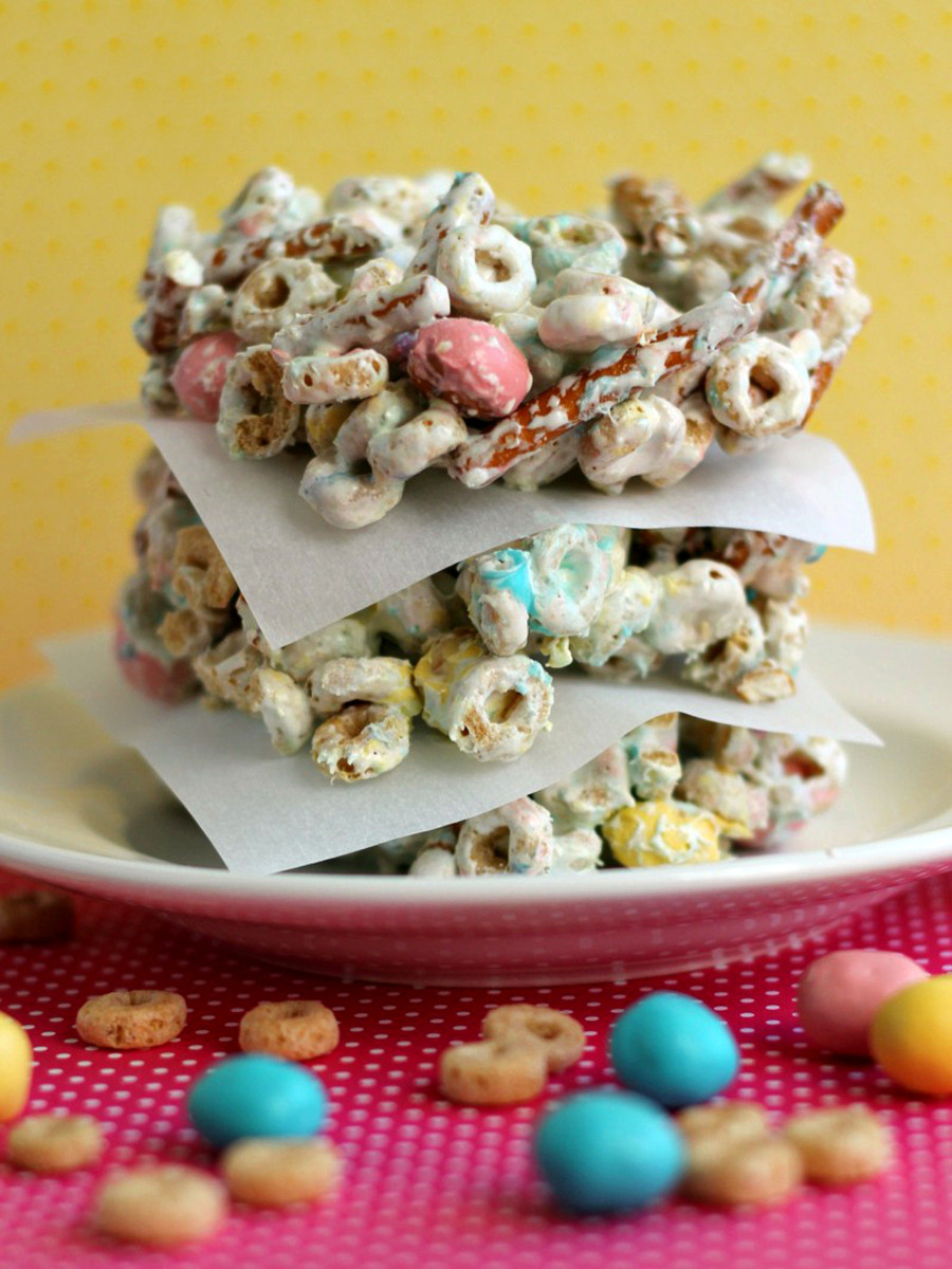 Easy Pretzel Cereal Bars PLUS More No Bake Dessert Ideas! www.TodaysMama.com #dessert #cereal #Easter