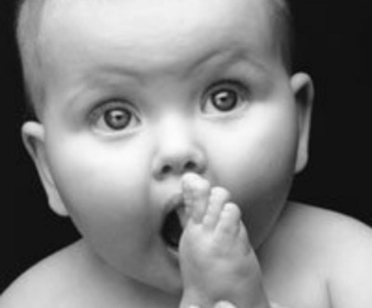 baby-foot-in-mouth-400px