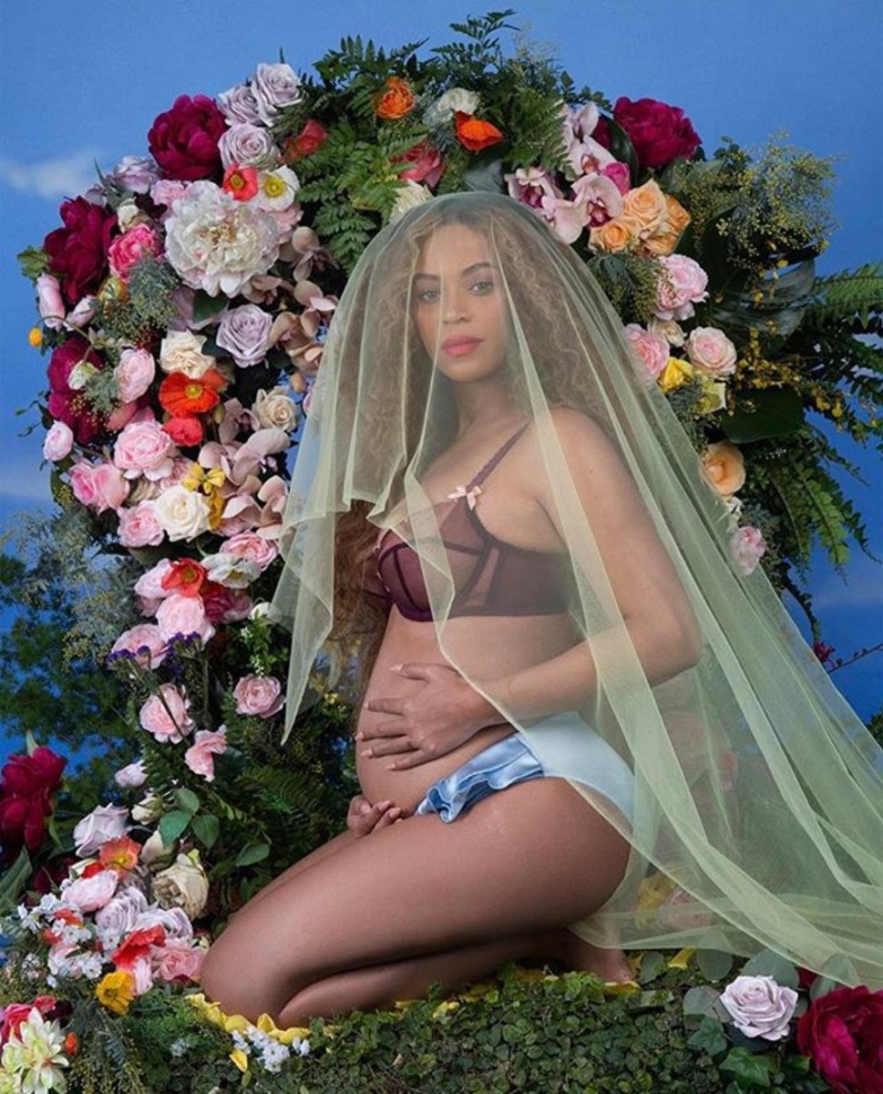 Beyonce Announces She Is Pregnant With Twins