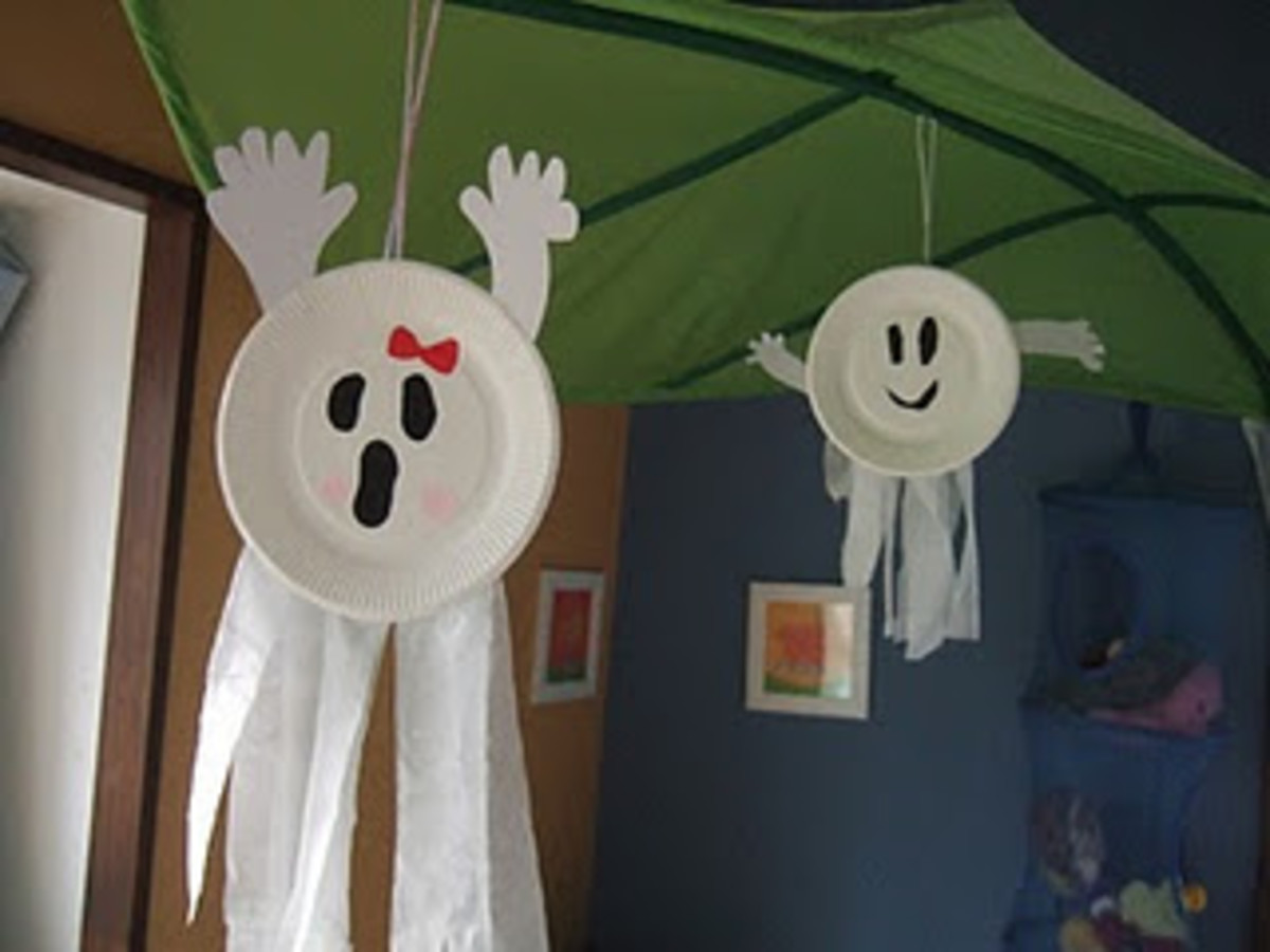 Paper Plate Ghosts