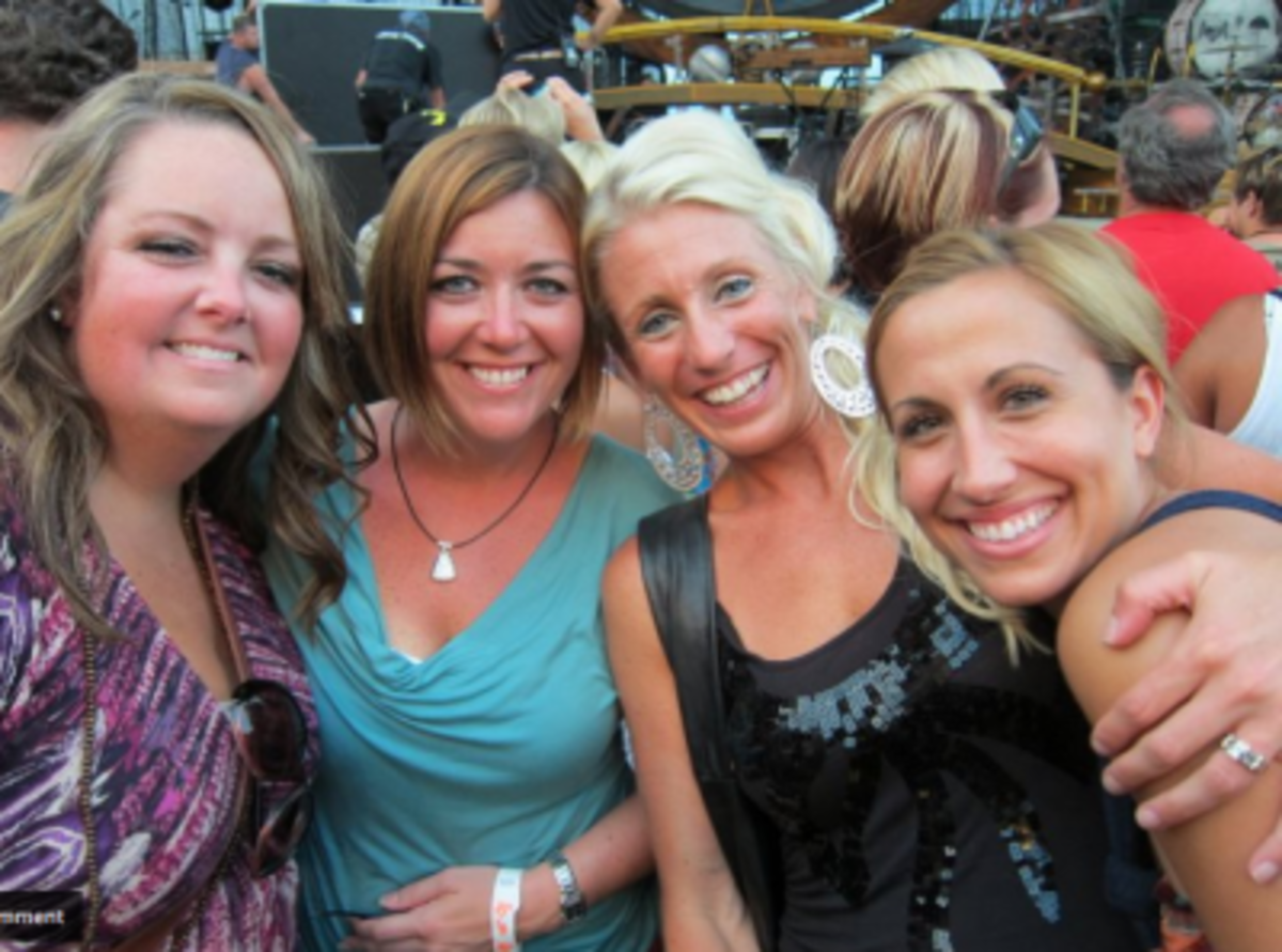 Four friends before Sugarland concert. From left to right: Hailey, Hillery, Kendra & Andrea.