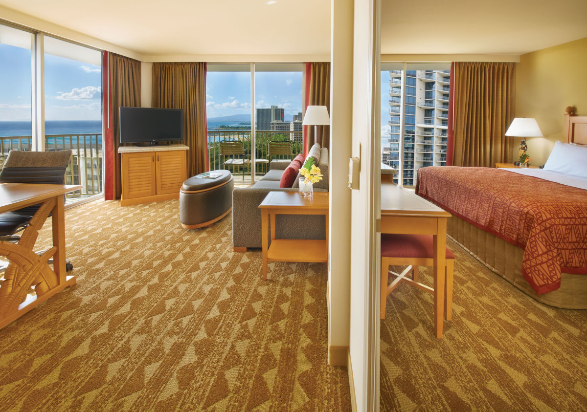 A one-bedroom suite with an ocean view at Embassy Suites by Hilton Waikiki (Credit: Embassy Suites by Hilton Waikiki)