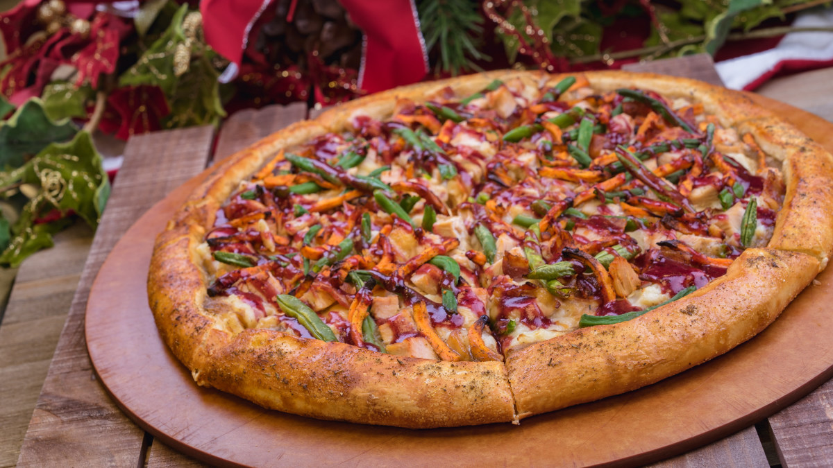Boardwalk Pizza's Holiday Pizza